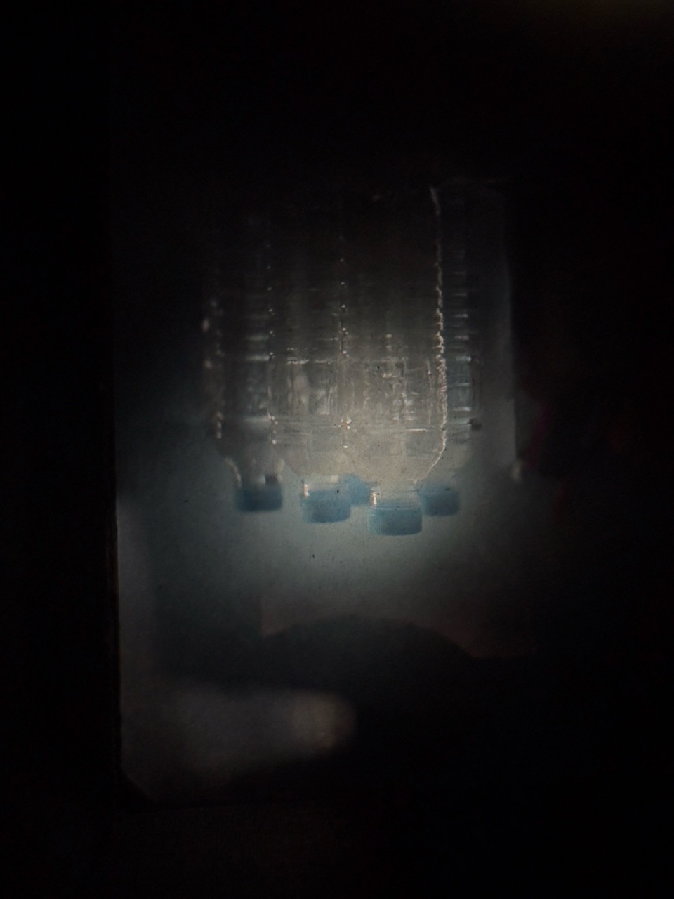 Reflected and low-contrast view of an ordinary ground glass